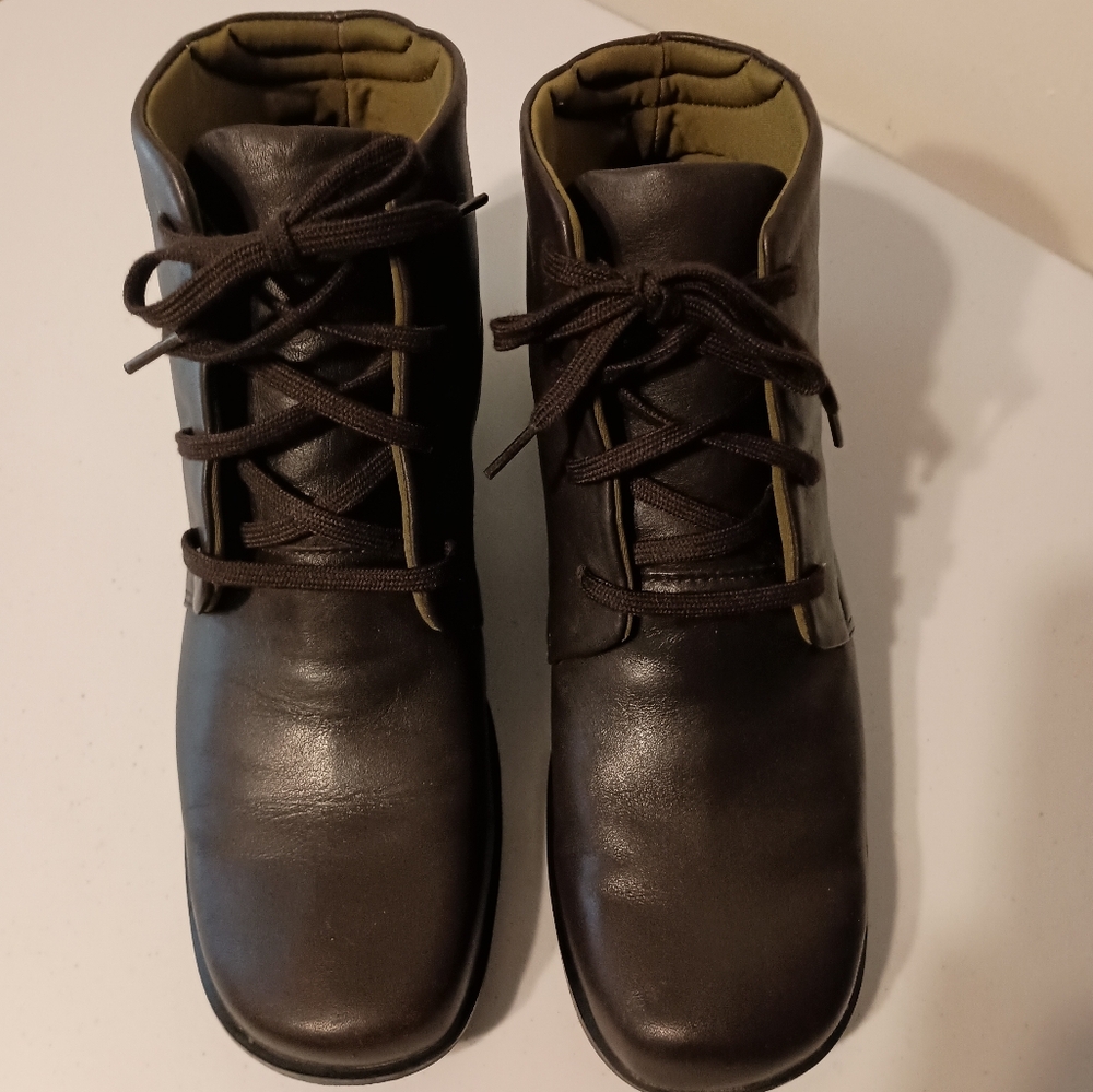 Rockport Brown Leather Lace Up Boots Outdoors Gorpcore Camping Biker Granny 7.5